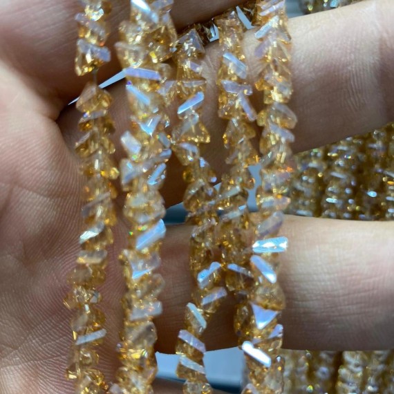 6 mm Üçgen Kristal İpe Dizili Çin Camı